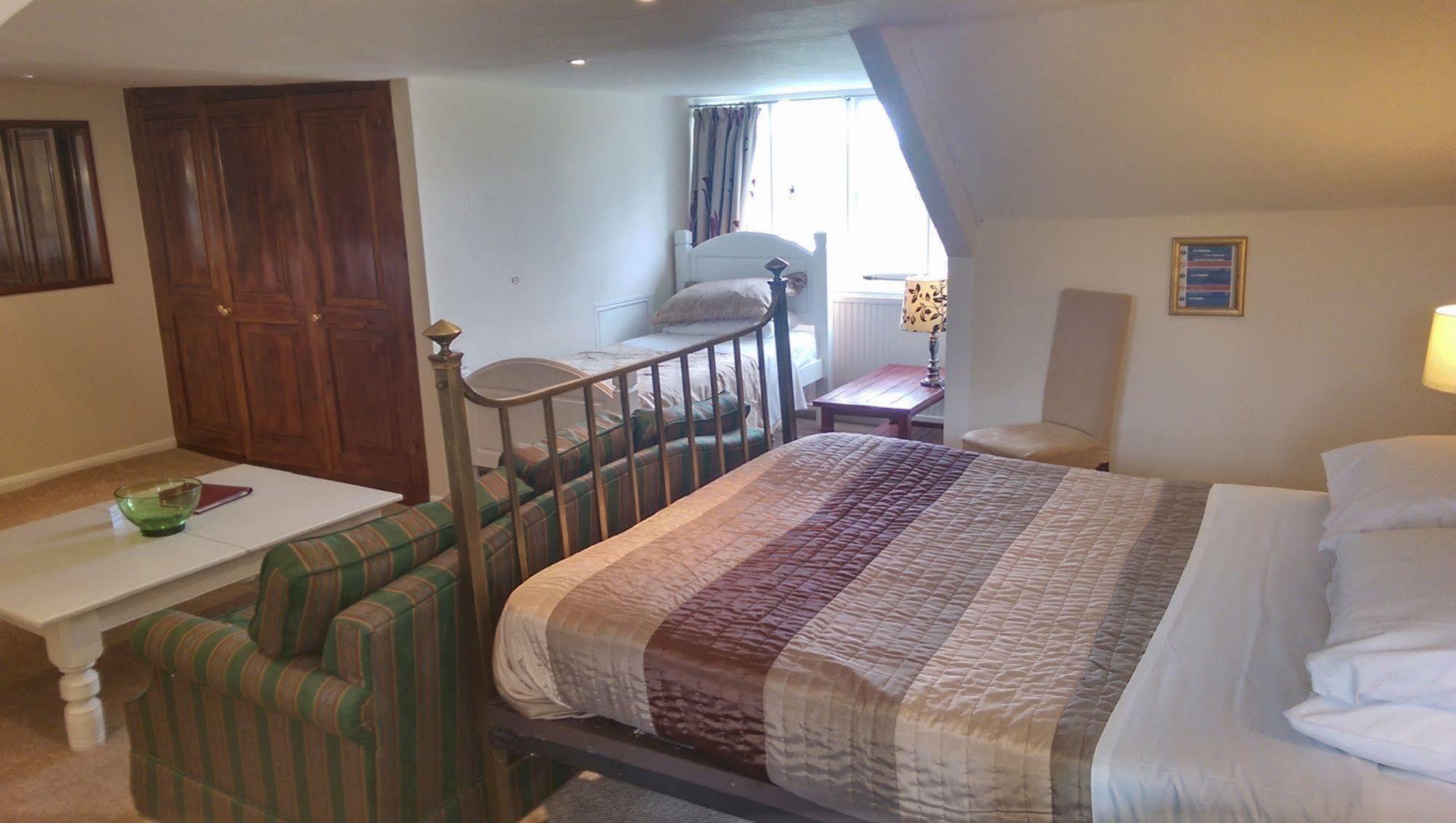 The Globe Inn Чаґфорд Екстер'єр фото